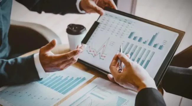 Top 4 Challenges of Self-Service BI and Analytics: Understanding the Mounting Problems